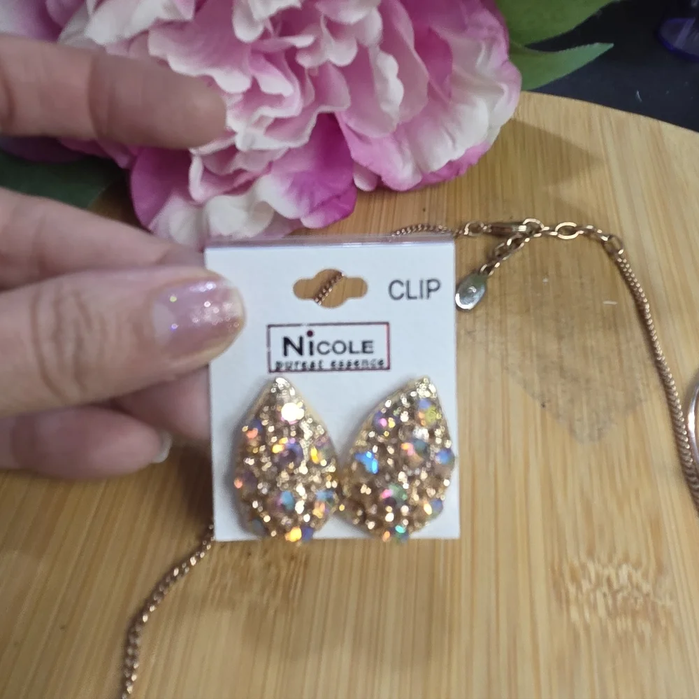 🌟BOGO Free🌟Nicole Gold and Cream Jewelry Set - Picture 2 of 5